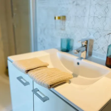 Le Friendly, Proche Paris Apartment *